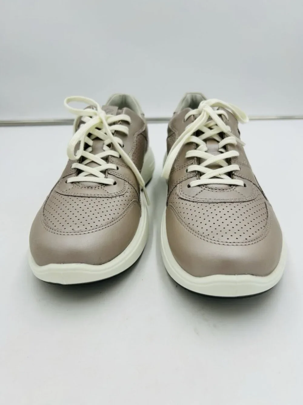 Ecco Womens 9.5 Soft Runner Grey Rose Metallic/Shadow White Sneakers New in Box